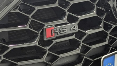 Audi_RS4_B9_8W0853736 C_T94_Logo_schwarz